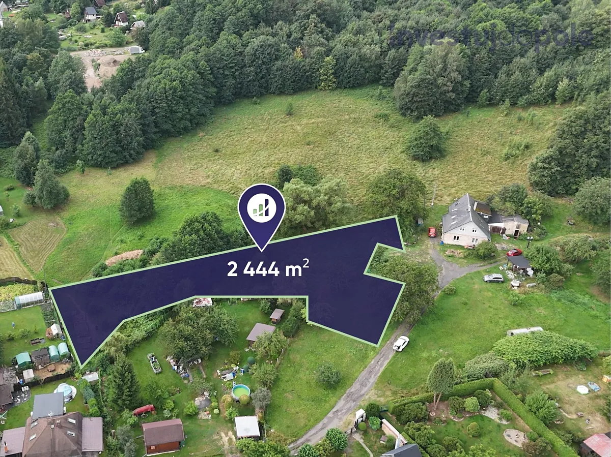 Prodej stavebního pozemku 2444 m²